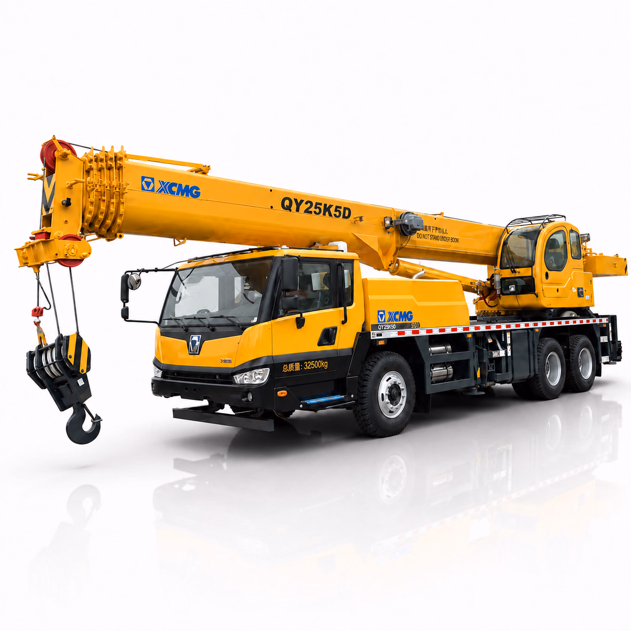 XCMG Автокран QY25K5D — ракурс 2
