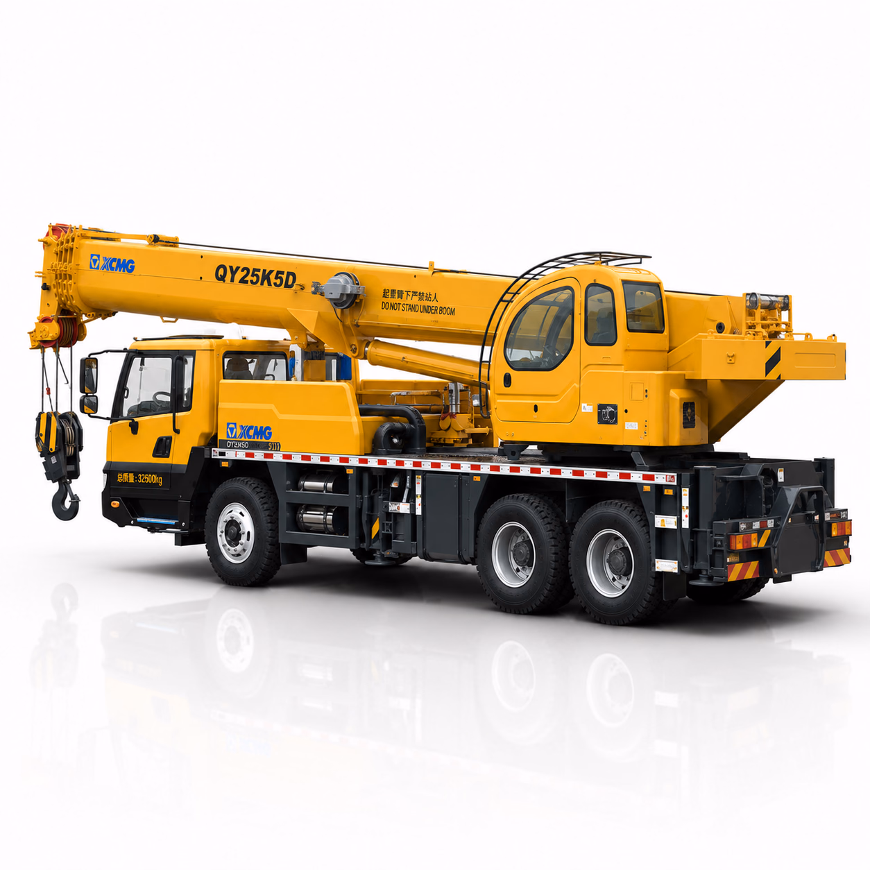 XCMG Автокран QY25K5D — ракурс 4